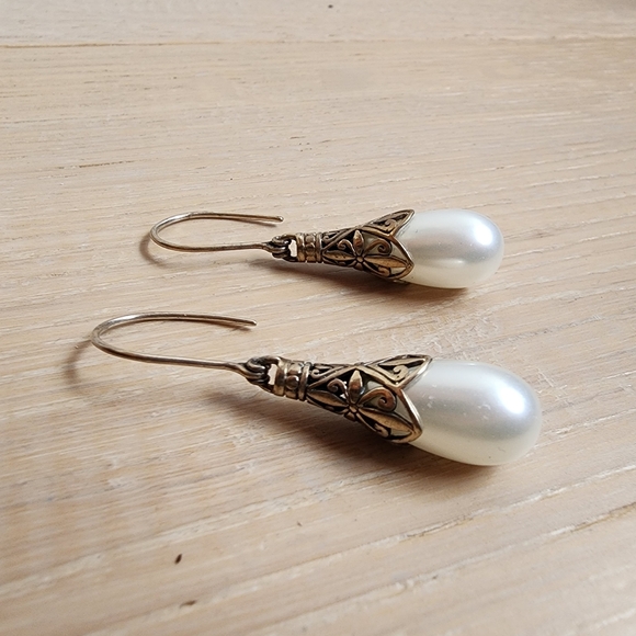 Vintage 1980s Sterling Silver and Authentic Pearl Earrings - Picture 8 of 9